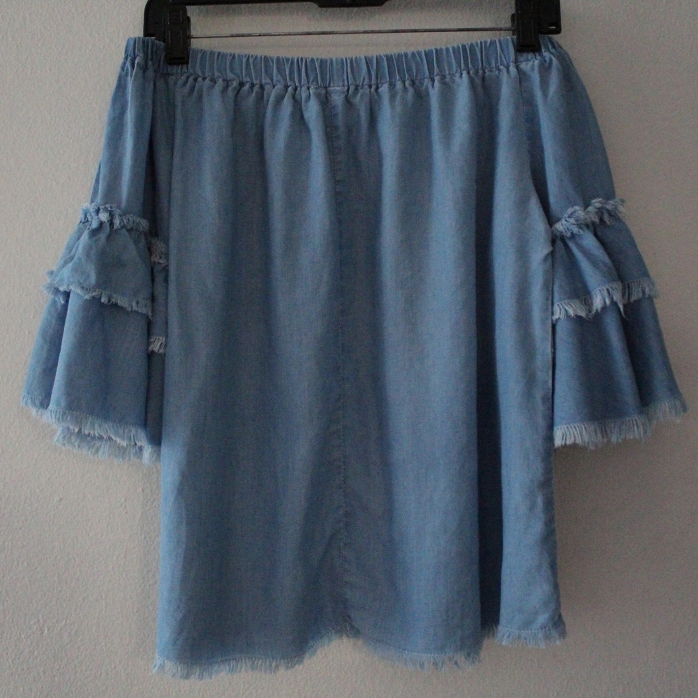 Elan Chambray Off The Shoulder 3/4 Sleeve Top - Picture 6 of 7